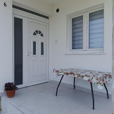 Matija Airport Apartment Mitrovici  Zewnętrze zdjęcie
