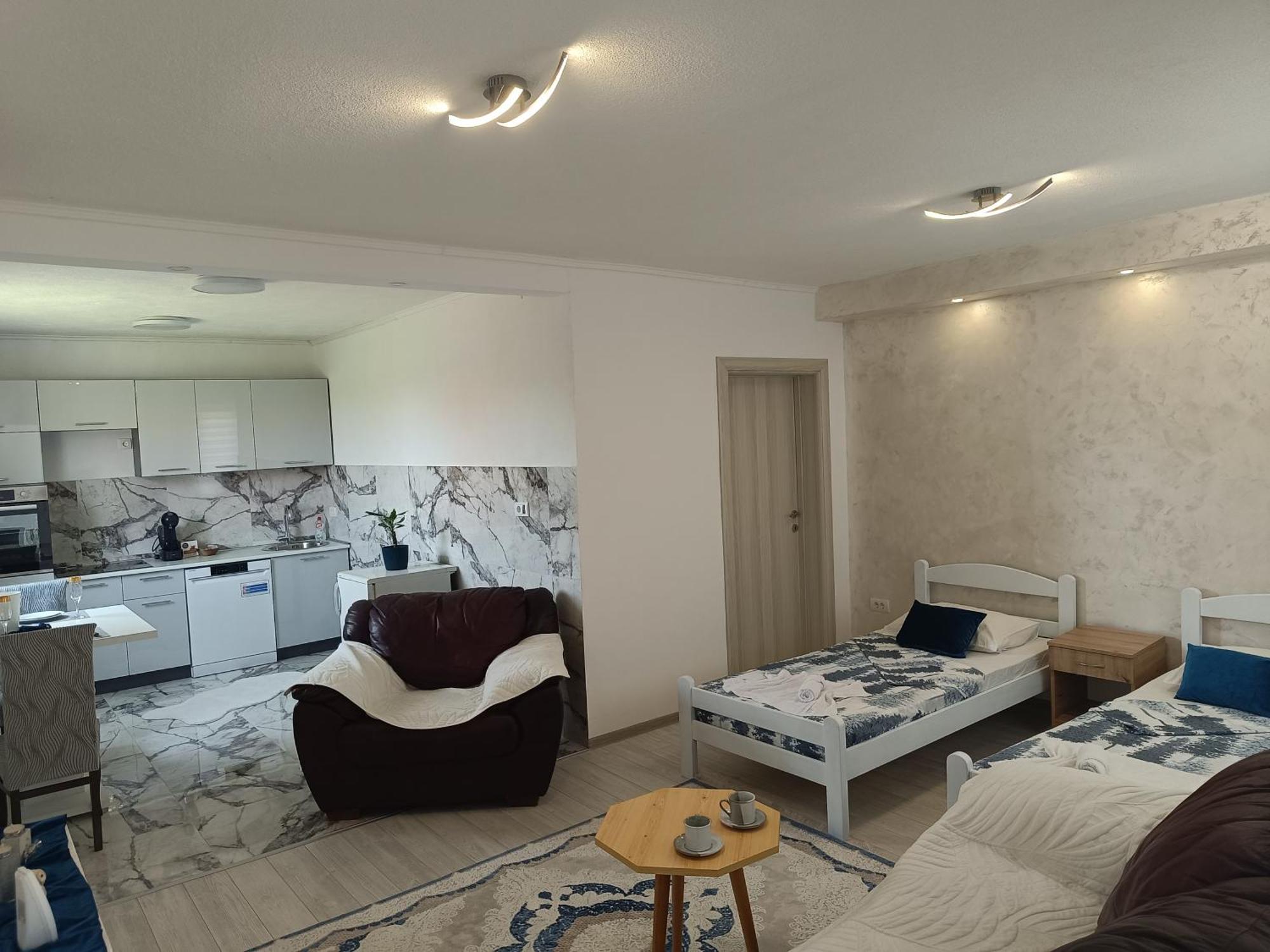 Matija Airport Apartment Mitrovici  Zewnętrze zdjęcie