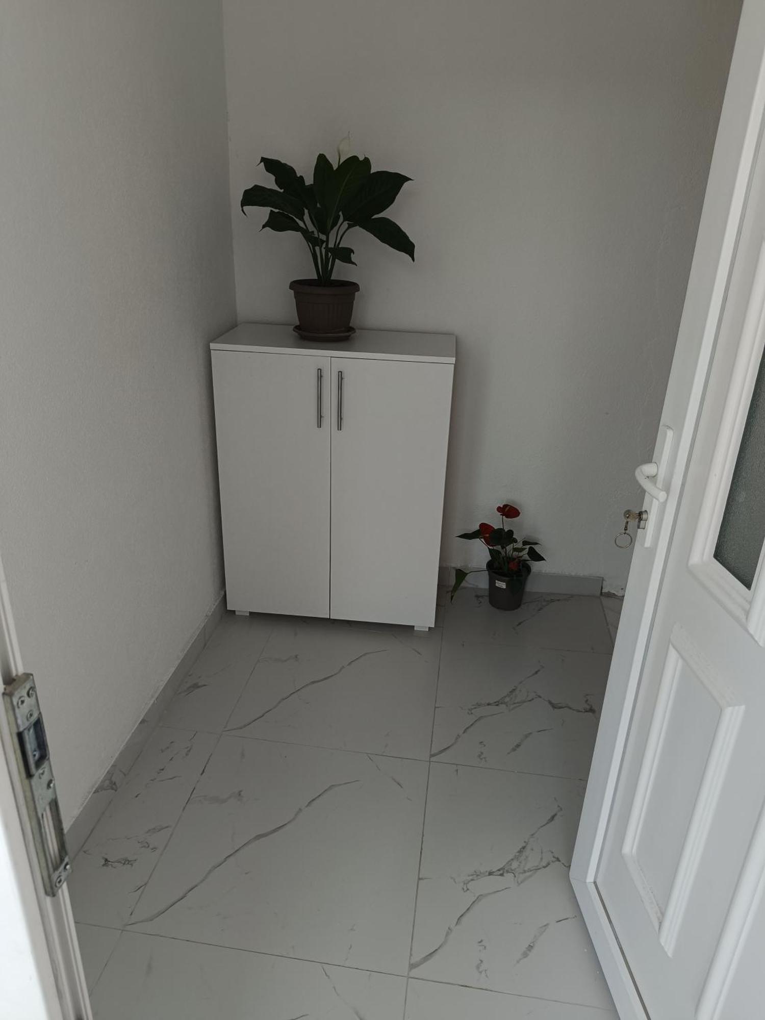 Matija Airport Apartment Mitrovici  Zewnętrze zdjęcie