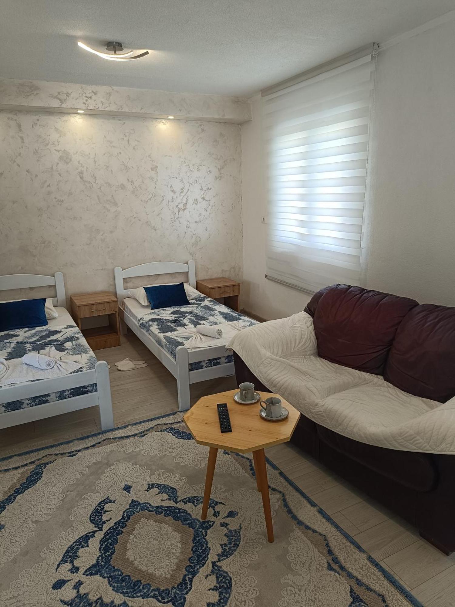 Matija Airport Apartment Mitrovici  Zewnętrze zdjęcie
